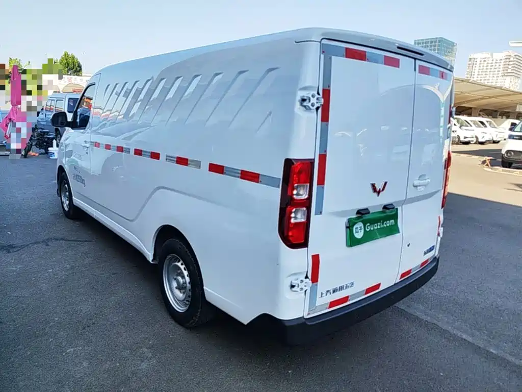 Wuling Yangguang — миниатюра 5