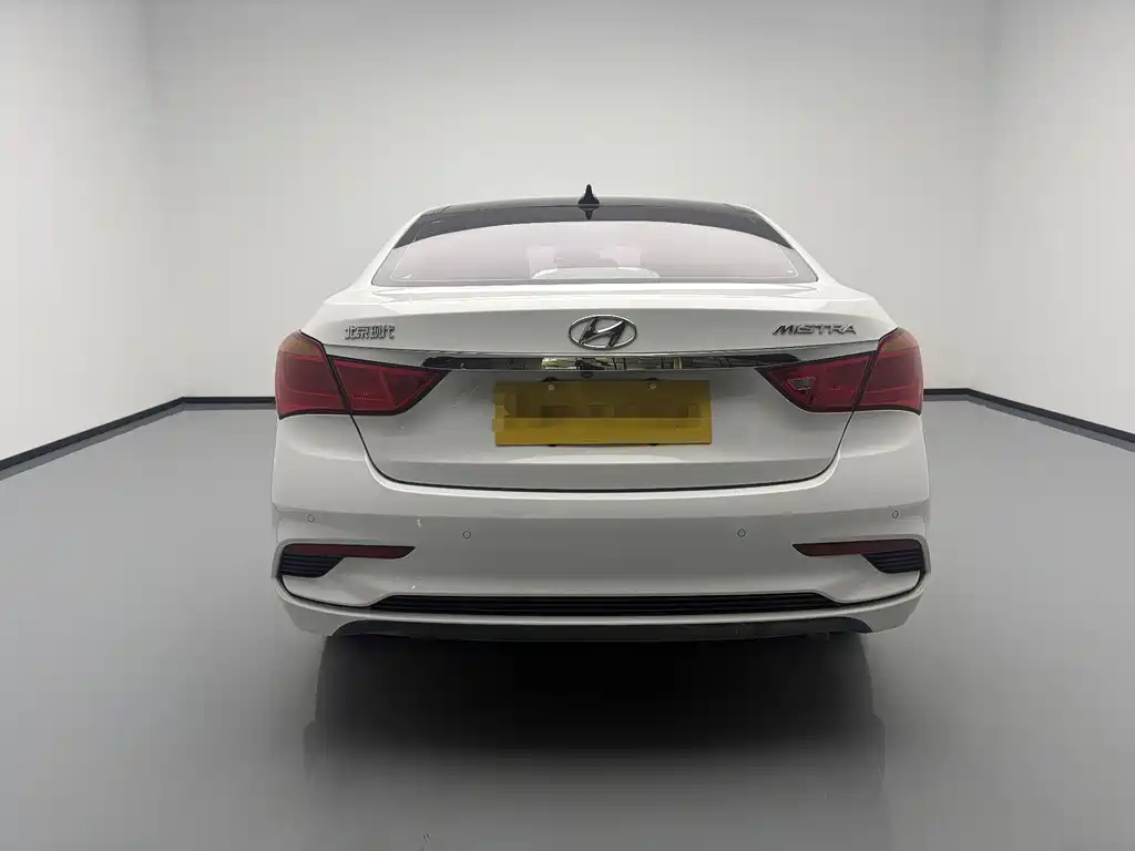 Hyundai Mistra 2017 1.8L AT GLS V
