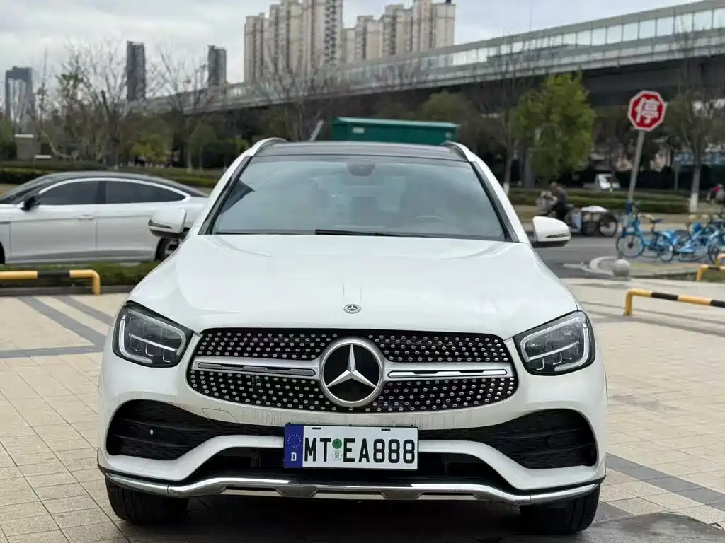 MERCEDES-BENZ GLC