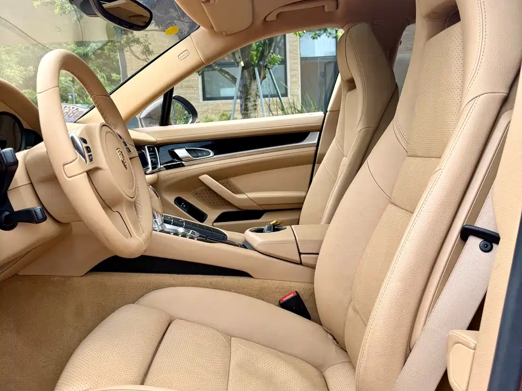 Porsche Panamera 2014 Panamera 4 3.0T