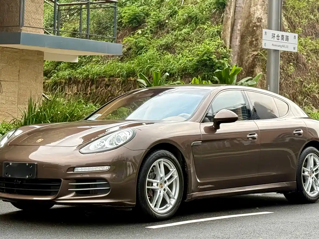 Porsche Panamera 2014 Panamera 4 3.0T