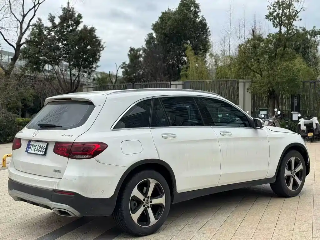 MERCEDES-BENZ GLC