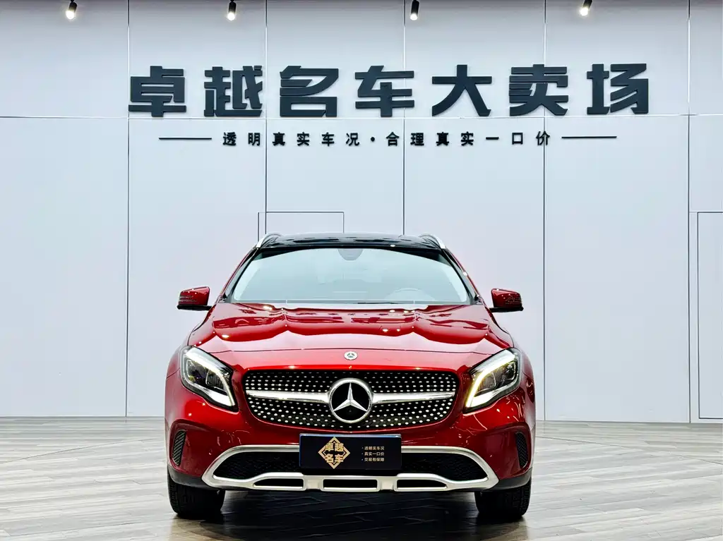 MERCEDES-BENZ GLA