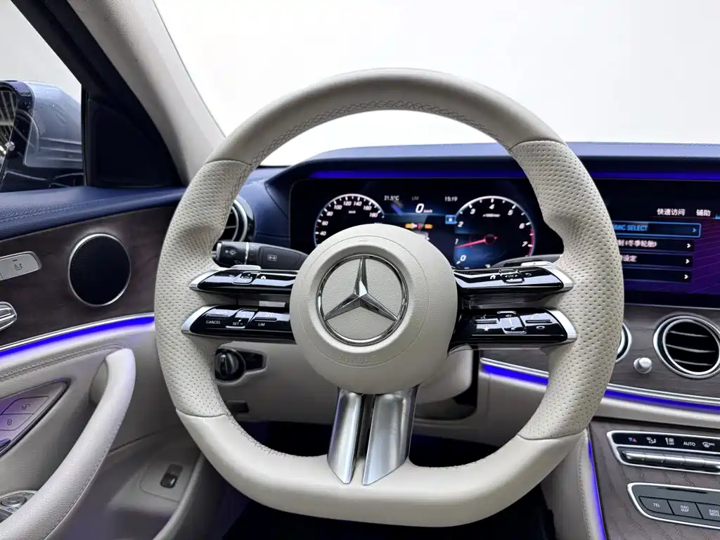 Mercedes-Benz E-Class — миниатюра 14