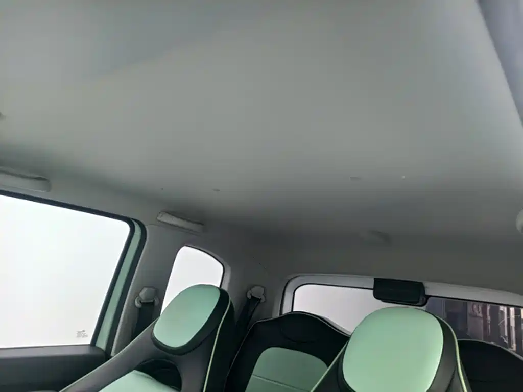 Wuling MINIEV — миниатюра 8