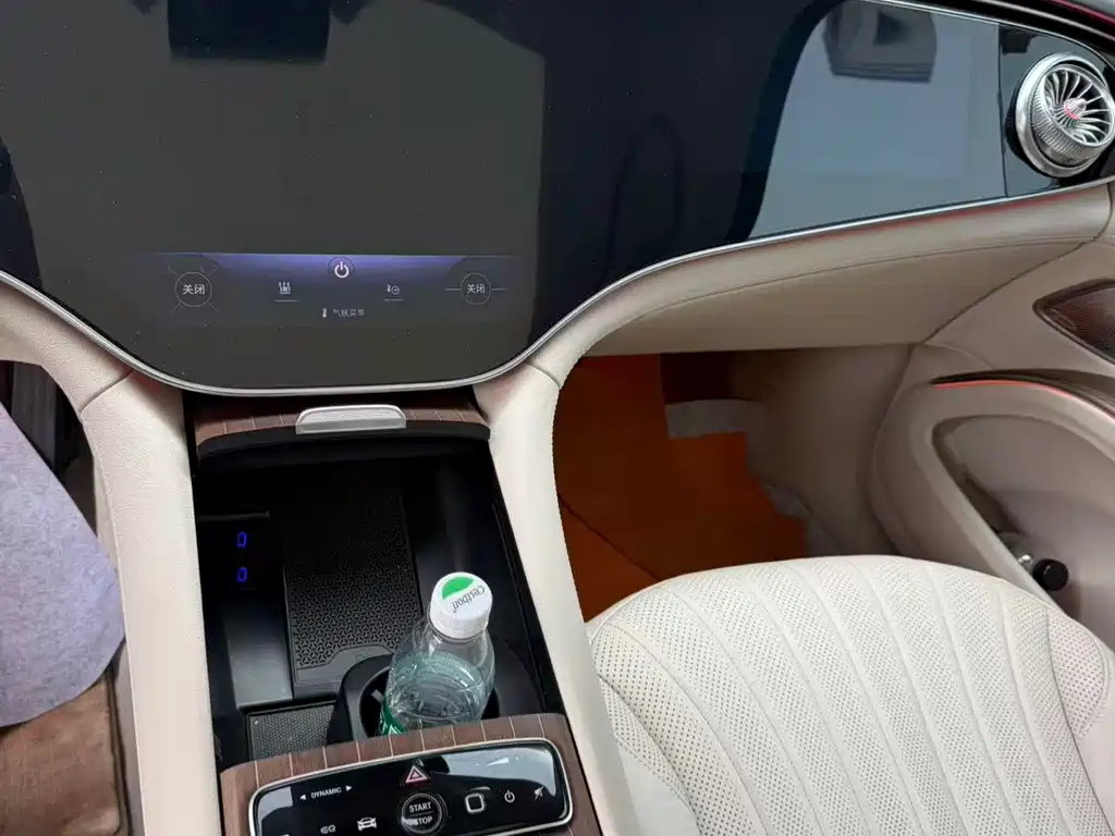 Mercedes-Benz EQS SUV — миниатюра 8