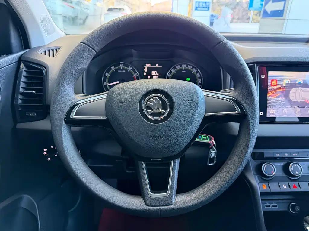 Skoda Karoq — миниатюра 13