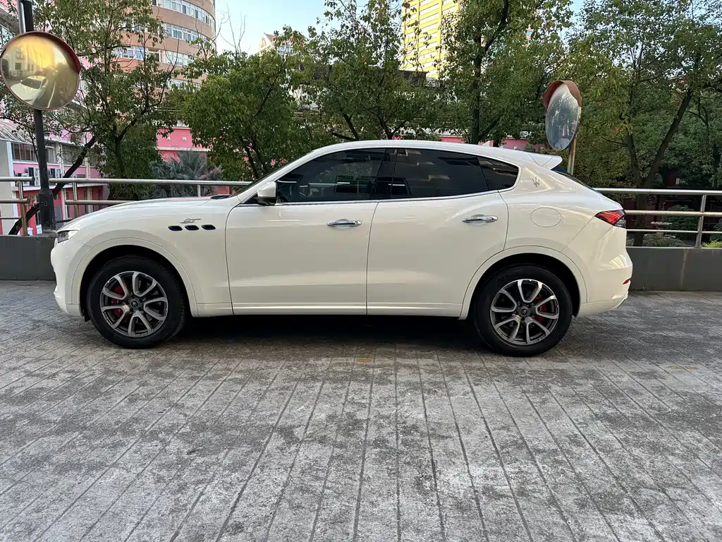 Maserati Levante — миниатюра 3