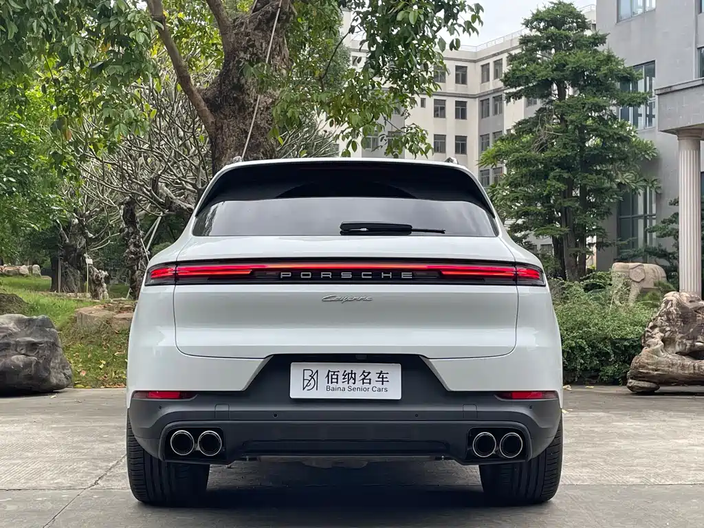Porsche Cayenne — миниатюра 5