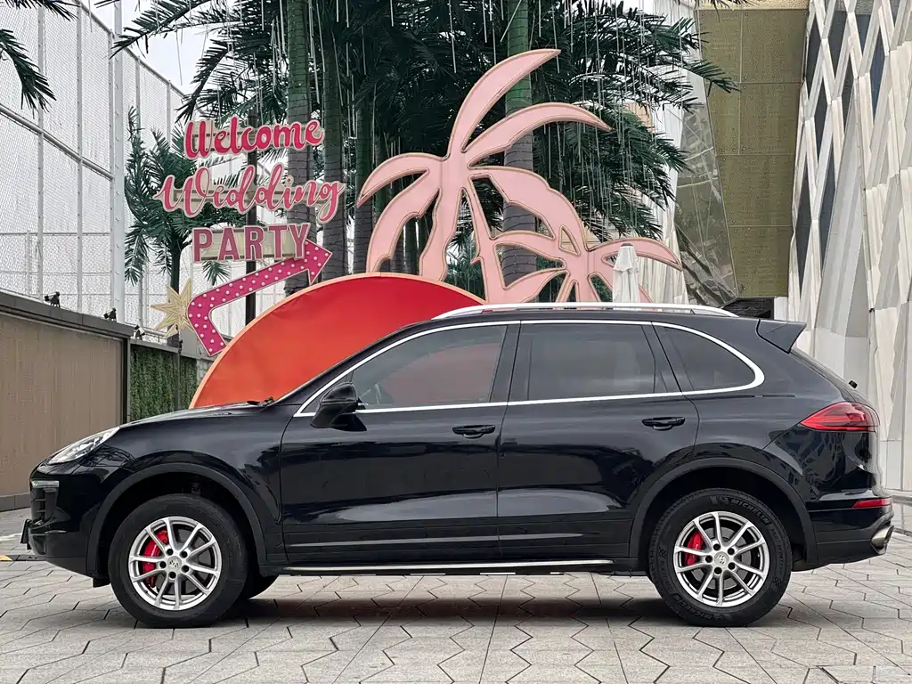 PORSCHE CAYENNE