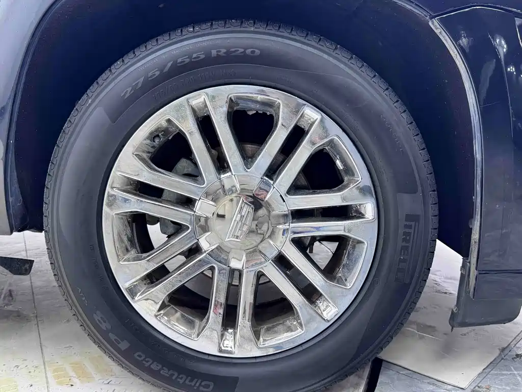 Cadillac Escalade — миниатюра 10