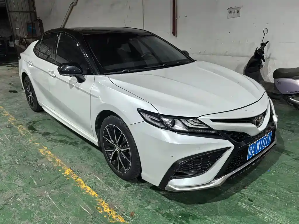 Toyota Camry — миниатюра 9