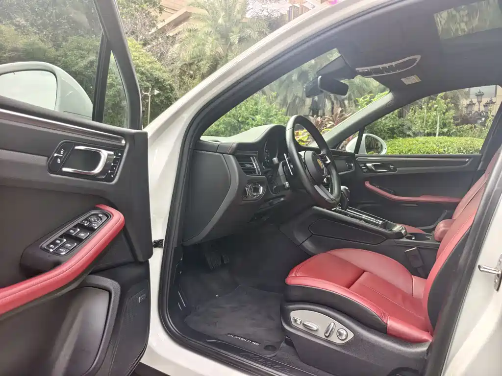 Porsche Macan — миниатюра 8