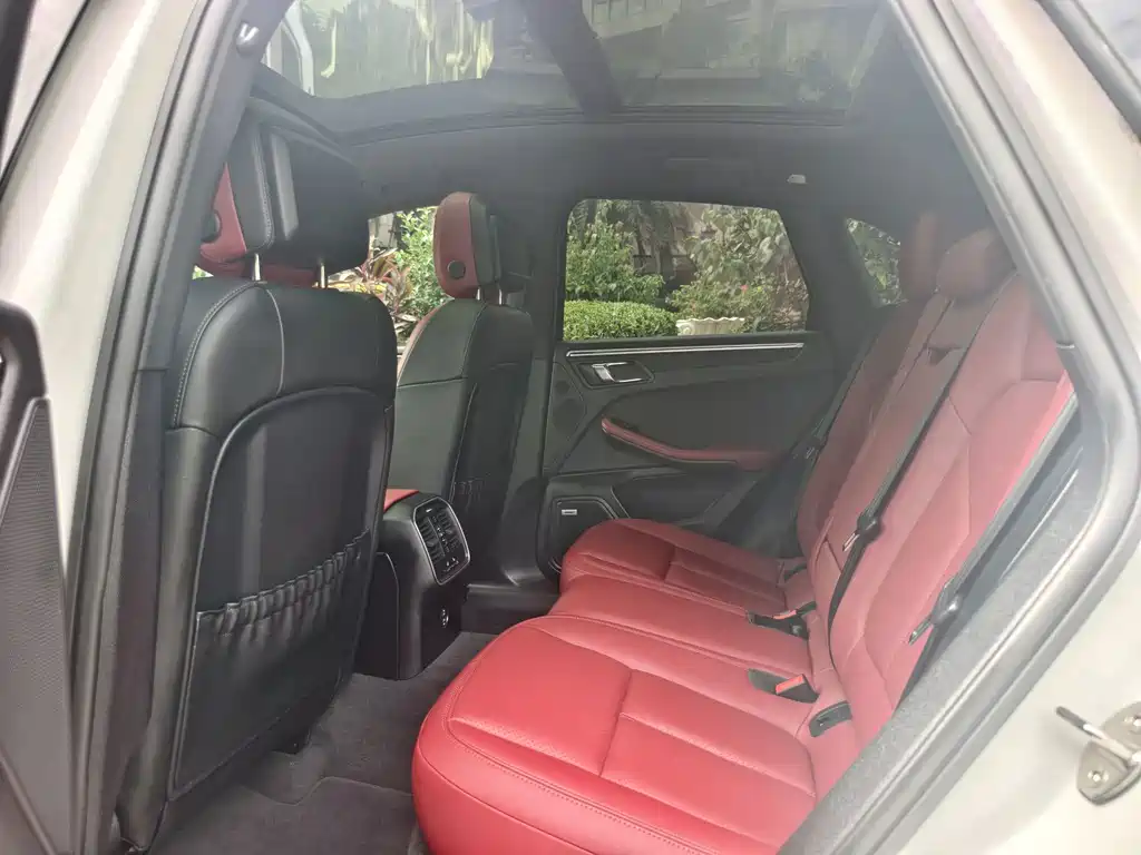 Porsche Macan — миниатюра 10