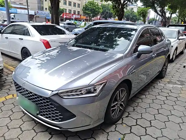 2022 BYD Qin