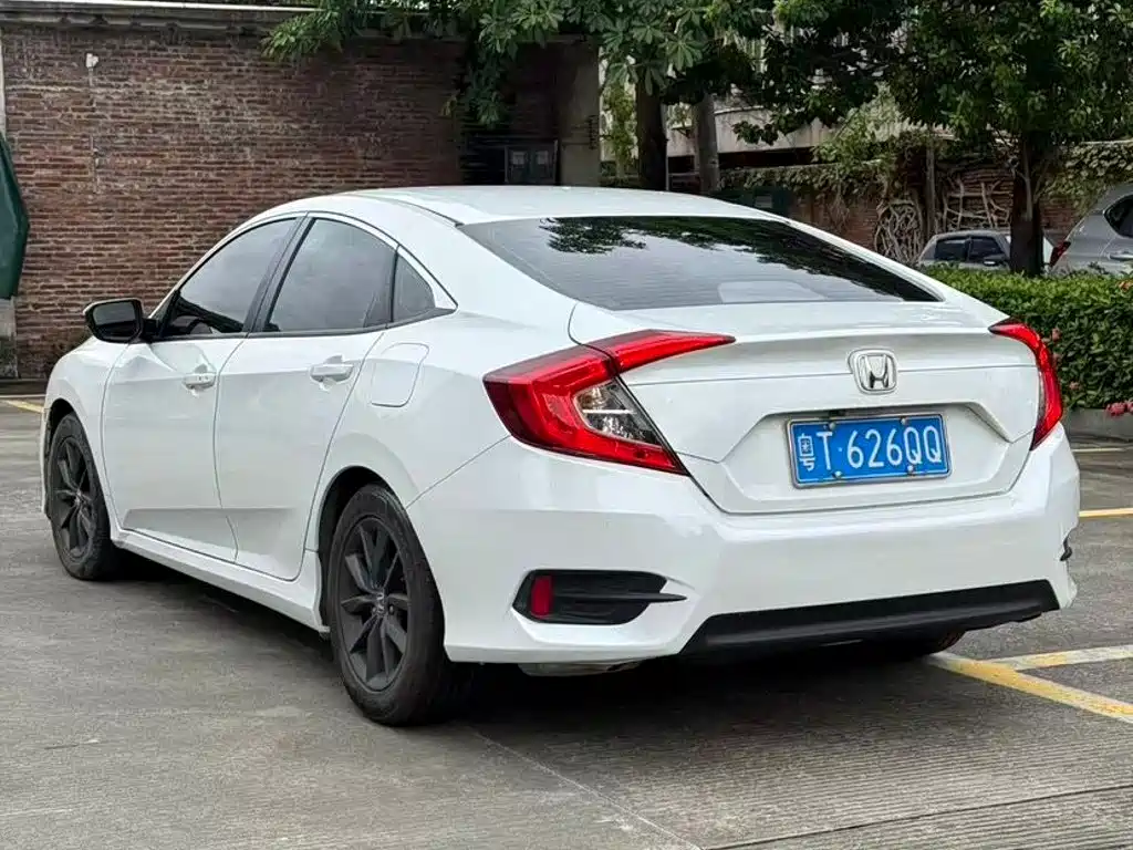 Honda Civic — миниатюра 5