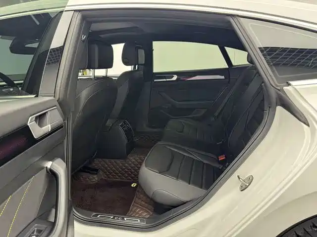 Volkswagen CC — миниатюра 8