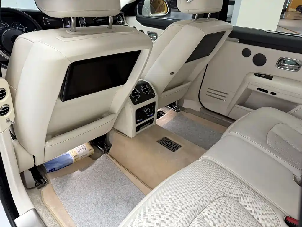 Rolls-Royce Ghost — миниатюра 14