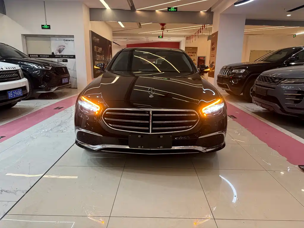 MERCEDES-BENZ E CLASS