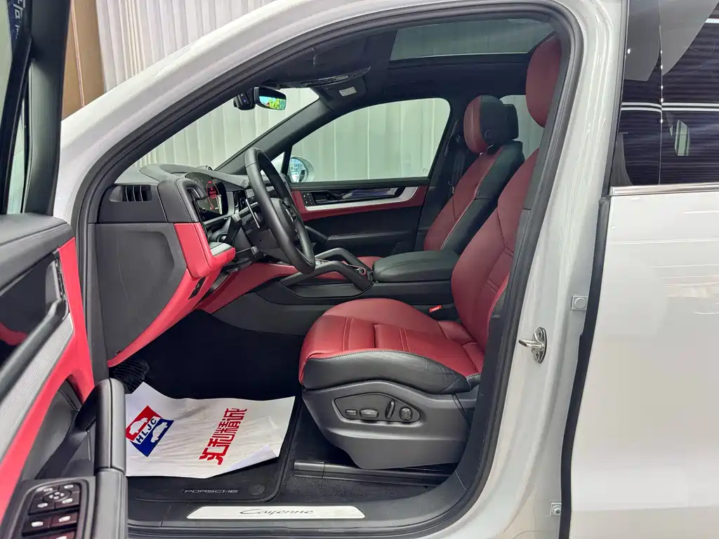 Porsche Cayenne — миниатюра 7