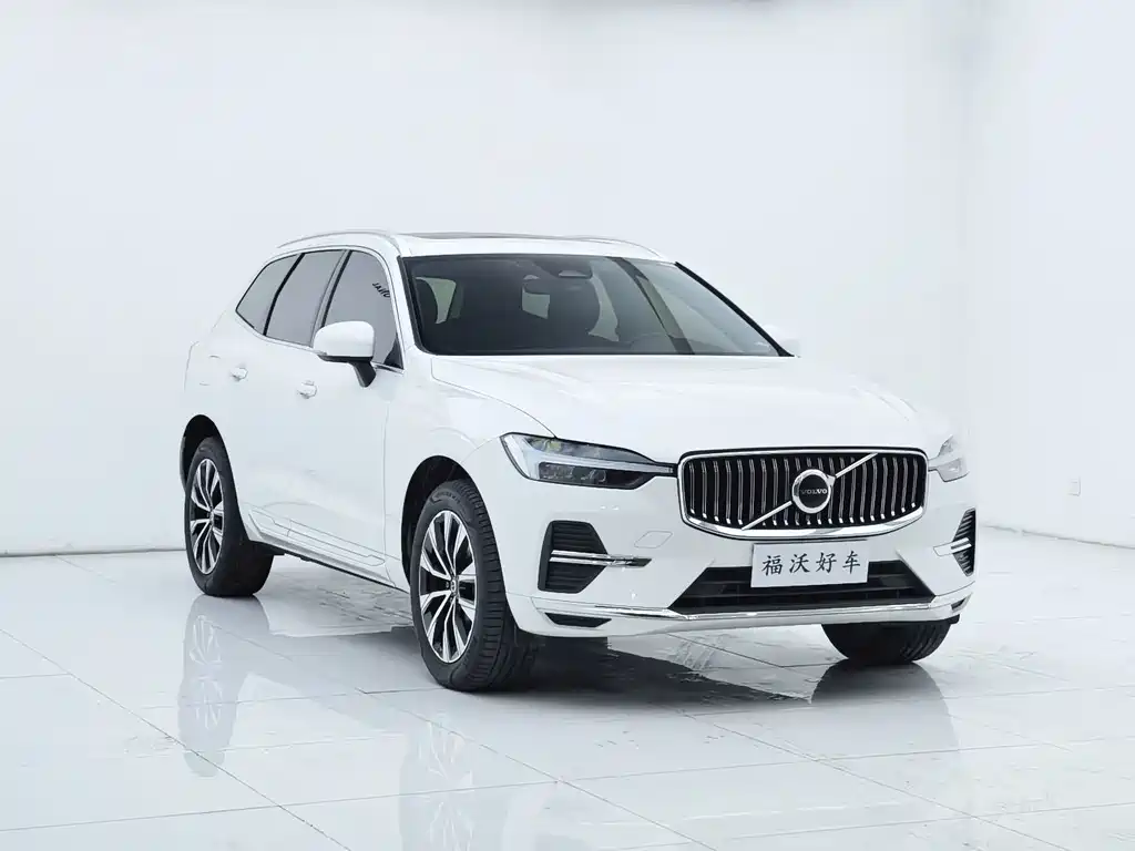 Volvo XC60 2024 B5 Luxury