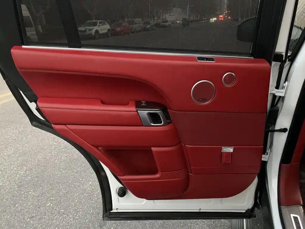 Land Rover Range Rover — миниатюра 30