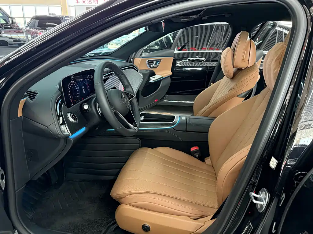 Mercedes-Benz E-Class — миниатюра 11