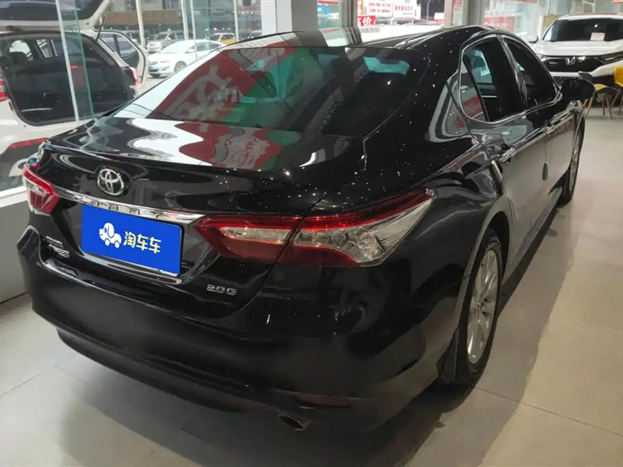 TOYOTA CAMRY