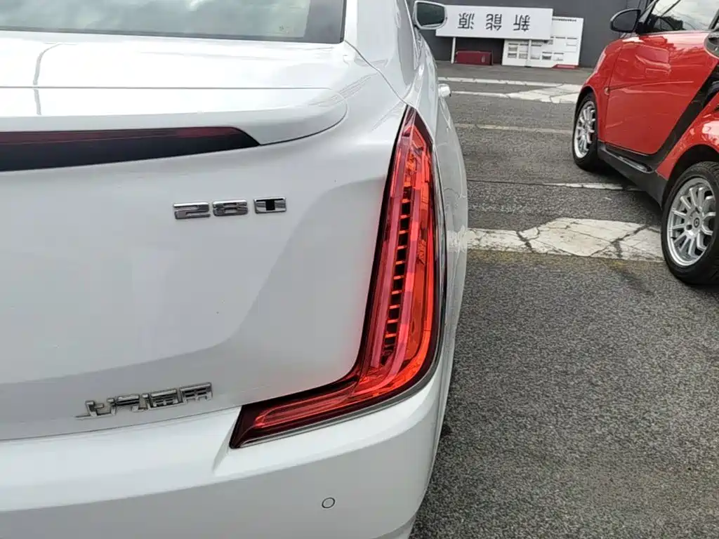 Cadillac XTS — миниатюра 8