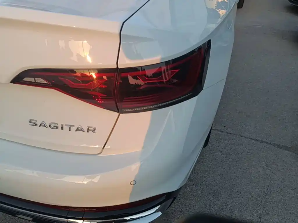 Volkswagen Sagitar — миниатюра 24