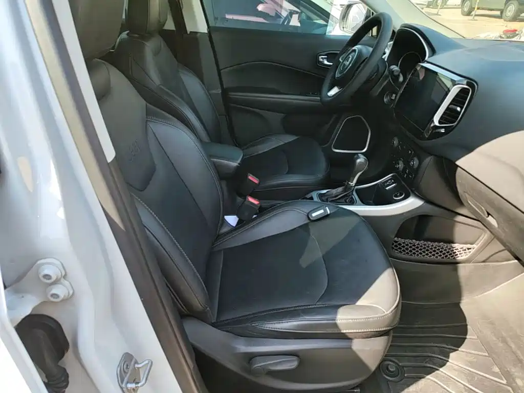 Jeep Compass — миниатюра 25
