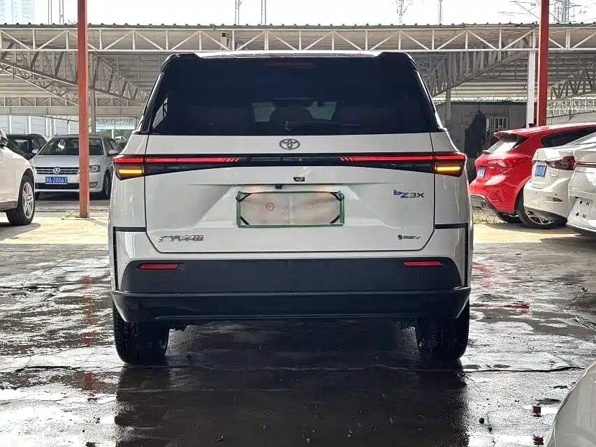 Toyota bZ3X — миниатюра 5