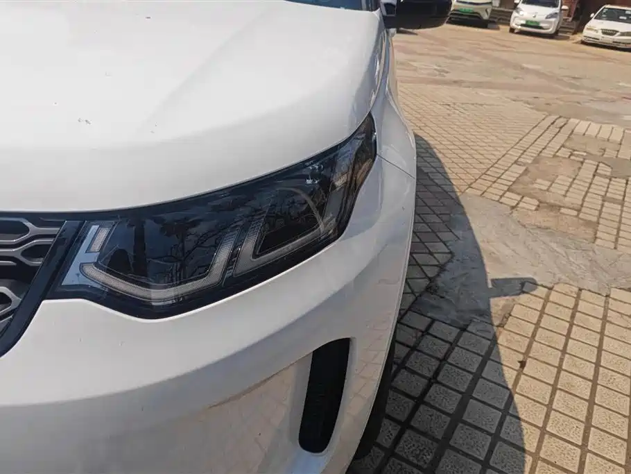 LAND ROVER DISCOVER NEW ENERGY SOURCES FOR SPORTS