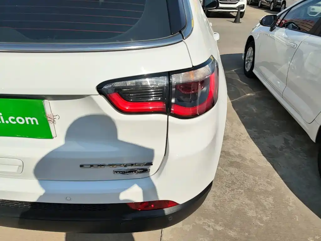 Jeep Compass — миниатюра 8
