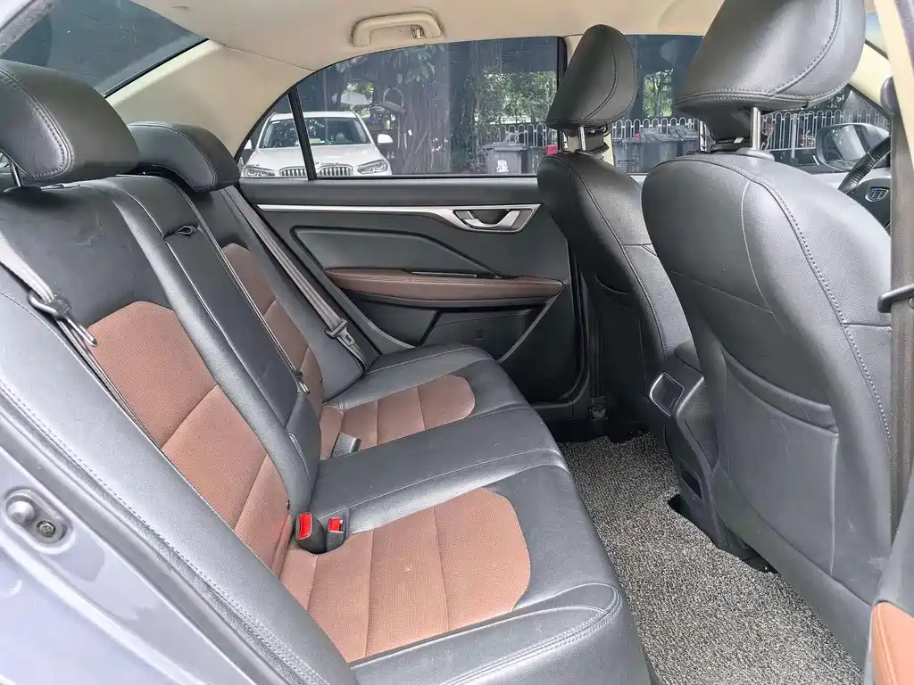 Geely Vision — миниатюра 8