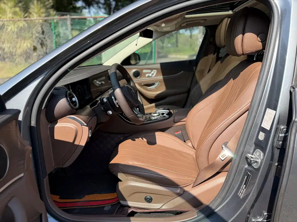 Mercedes-Benz E-Class — миниатюра 10