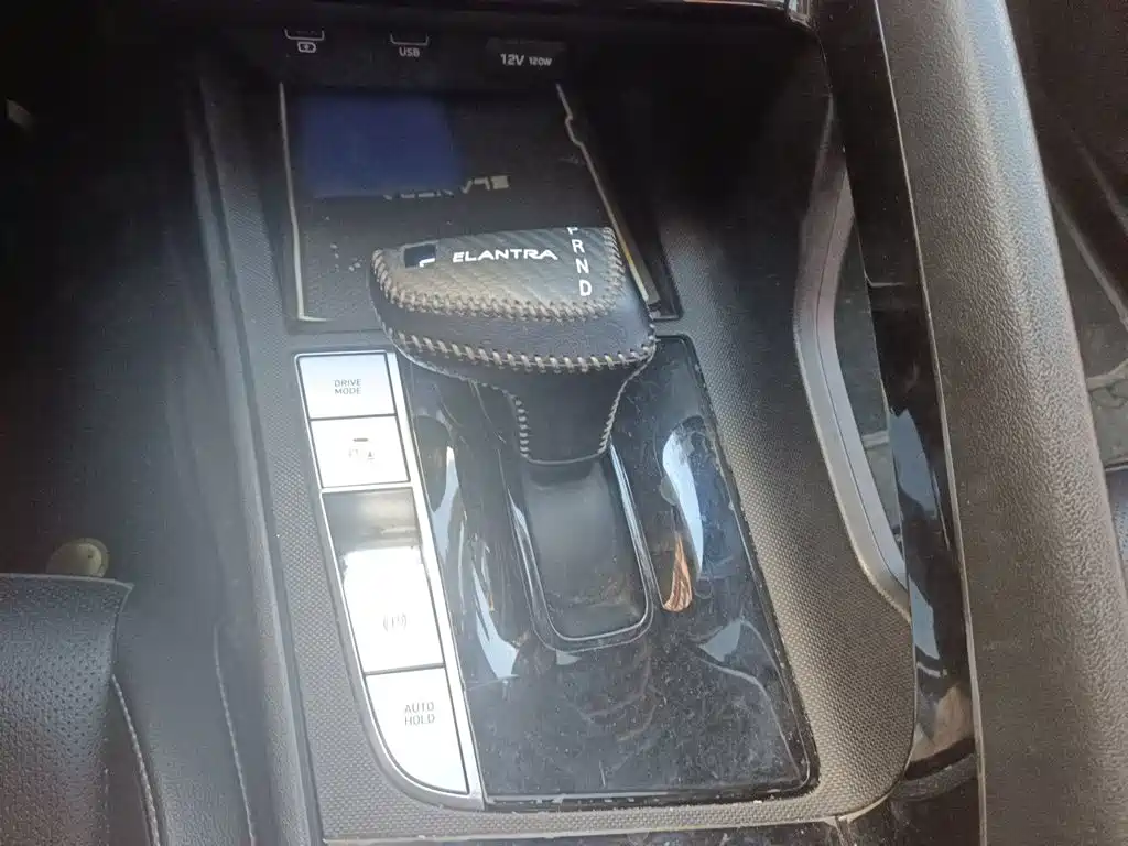 Hyundai Elantra — миниатюра 15