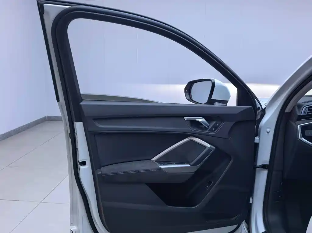 Audi Q3 — миниатюра 10