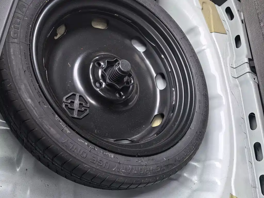 VOLKSWAGEN T ROC EXPLORING SONGS