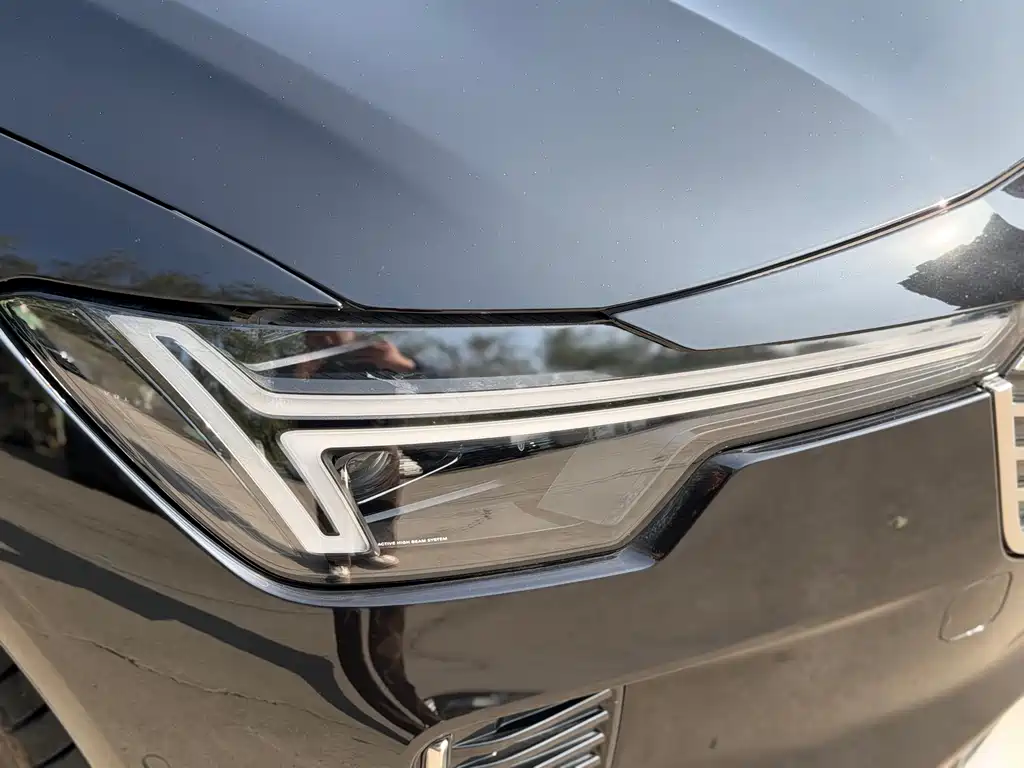 Volvo S90 — миниатюра 4