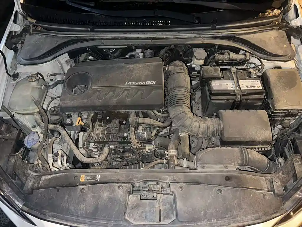 Hyundai Elantra — миниатюра 16