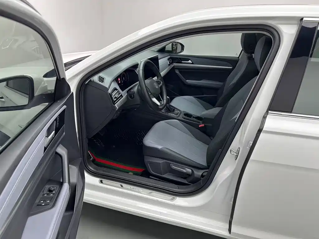 Volkswagen Lavida — миниатюра 5