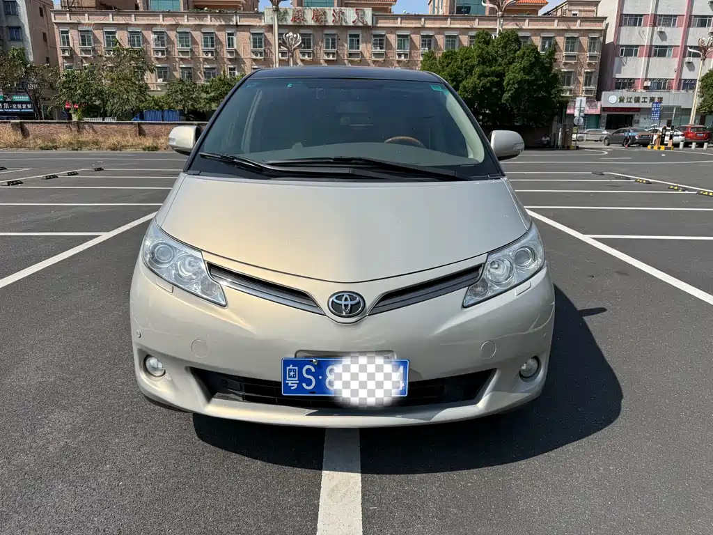 Toyota Previa — миниатюра 2