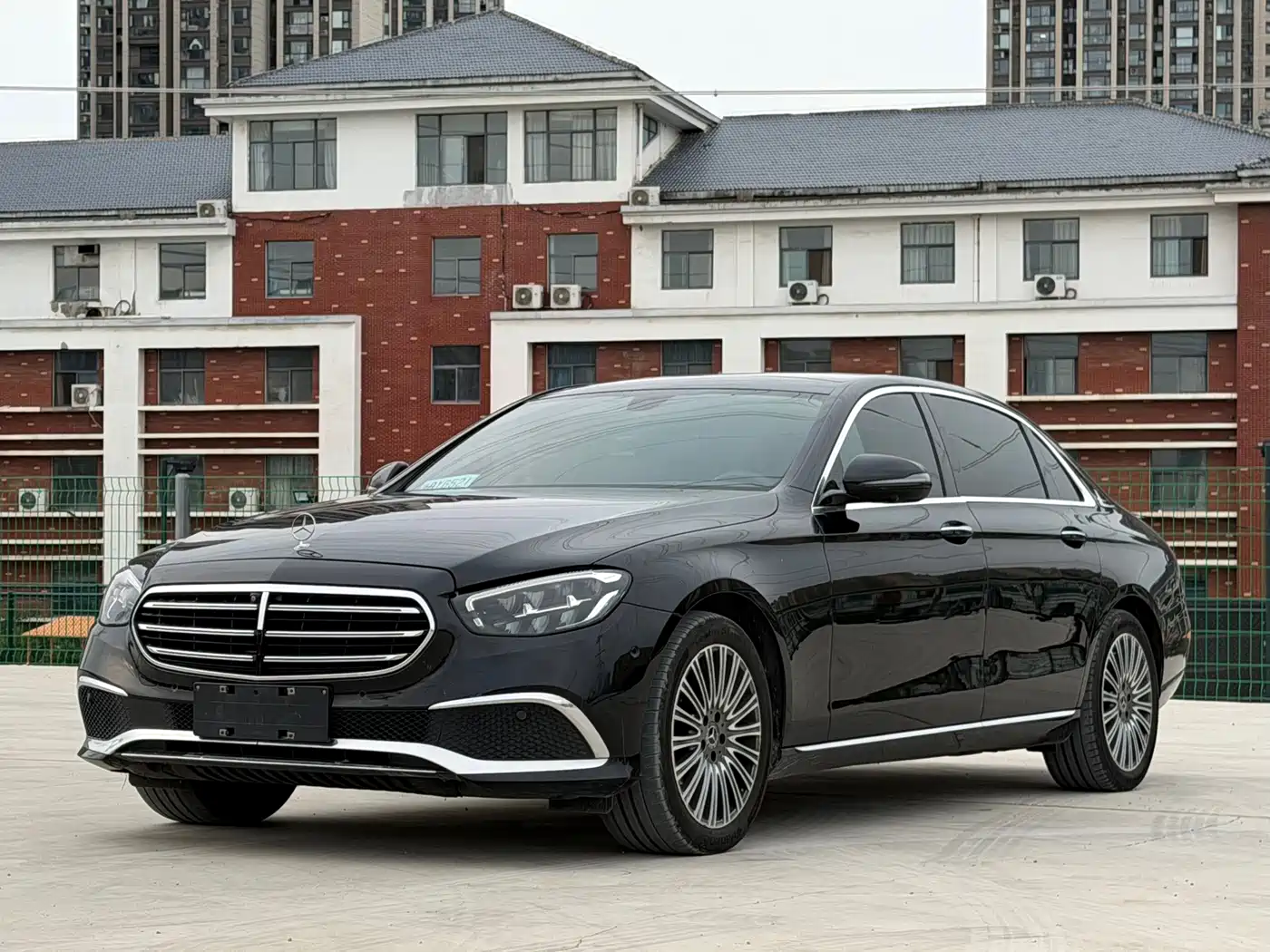 奔驰E级 2023款 E 300 L 豪华型 2023