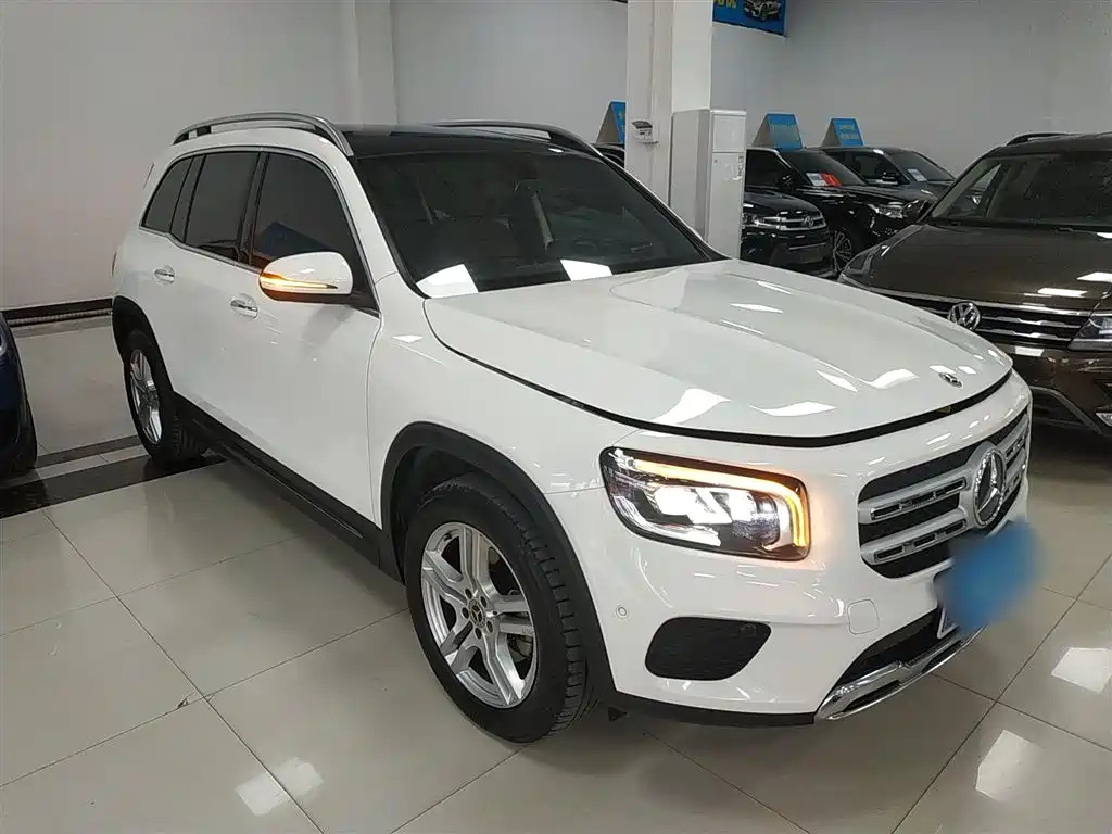 MERCEDES-BENZ GLB