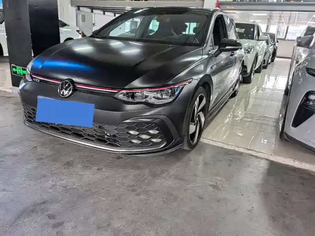 VOLKSWAGEN GOLF 2023