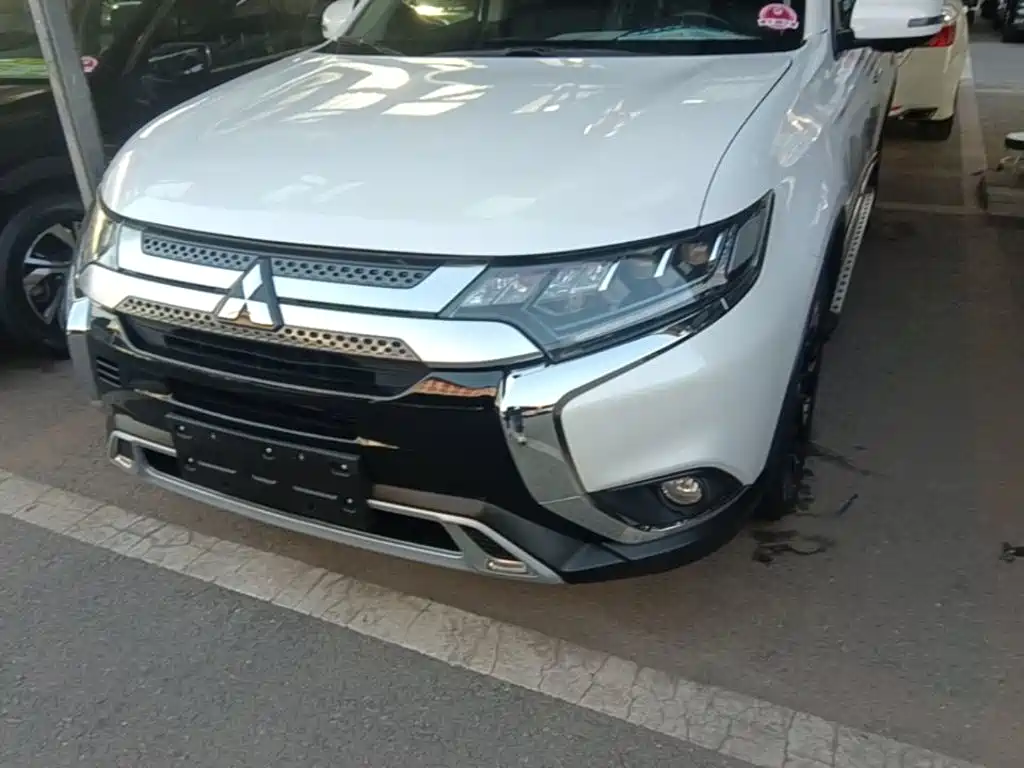 Mitsubishi Outlander — миниатюра 24
