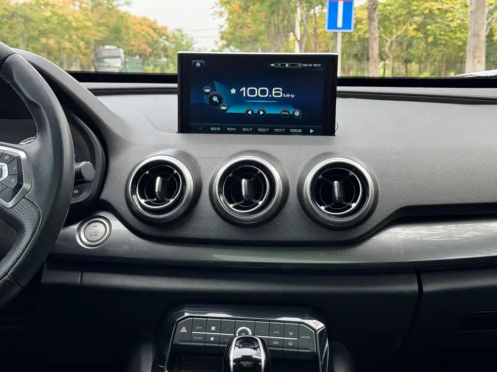 Wey Wey VV7 — миниатюра 13
