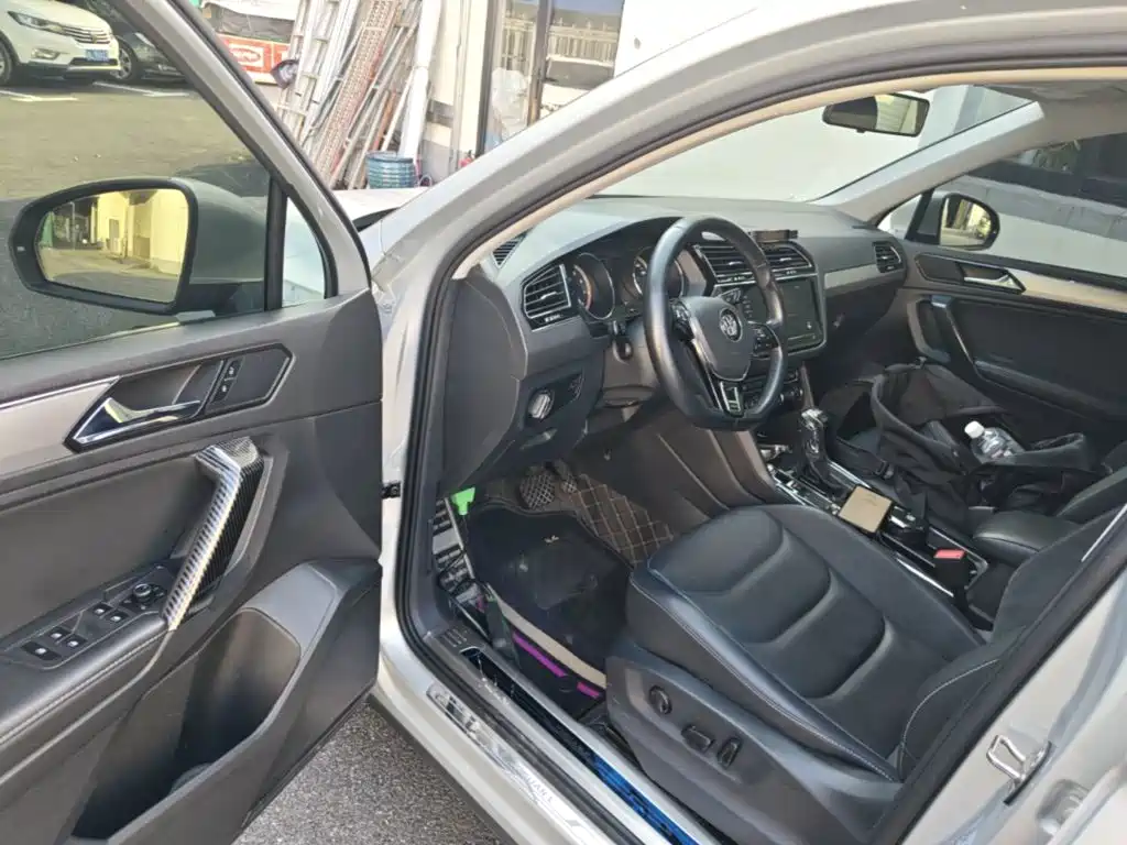 Volkswagen Tiguan L — миниатюра 16