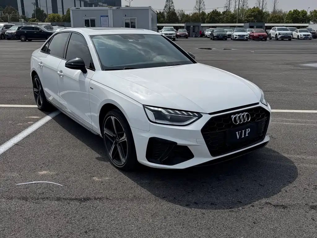 Audi A4L 2024 40 TFSI Luxury